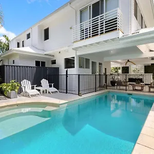 byron-bathers.hotelsbyronbayaustralia.com/